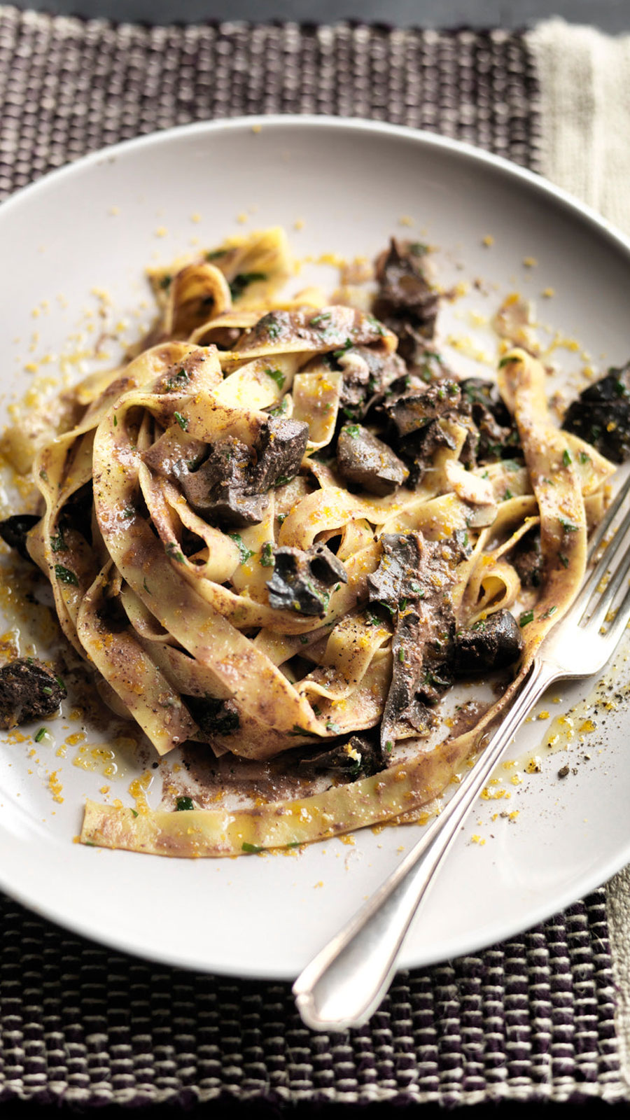 دستور پخت - پاستا پاپاردل با جگر ماهیان خاویاری